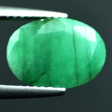 3.82 CTS~Rich Green NATURAL Emerald: STONE NAME : EMERALD LOT NO : EM- 4351 , Quantity: 1PCS , WEIGHT CTS : 3.82 CTS , SIZE : 11.5X8.2X5.5 MM , COLOR : GREEN , SHAPE : OVAL , ORIGIN : COLOMBIA , LUSTER : MARVELOUS , HARDNESS : 7.5 , TREA