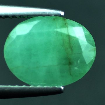 3.06 CTS~Rich Green NATURAL Emerald: STONE NAME : EMERALD LOT NO : EM- 4366 , Quantity: 1PCS , WEIGHT CTS : 3.06 CTS , SIZE : 10.6X8.2X5.4 MM , COLOR : GREEN , SHAPE : OVAL , ORIGIN : COLOMBIA , LUSTER : MARVELOUS , HARDNESS : 7.5 , TREA