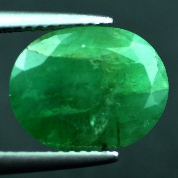 5.26 CTS~Rich Green NATURAL Emerald: STONE NAME : EMERALD LOT NO : EM- 4372 , Quantity: 1PCS , WEIGHT CTS : 5.26 CTS , SIZE : 12.2X9.6X6.4 MM , COLOR : GREEN , SHAPE : OVAL , ORIGIN : COLOMBIA , LUSTER : MARVELOUS , HARDNESS : 7.5 , TREA