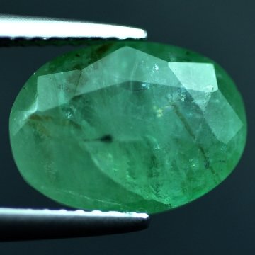 5.18 CTS~Rich Green NATURAL Emerald: STONE NAME : EMERALD LOT NO : EM- 4225 , Quantity: 1PCS , WEIGHT CTS : 5.18 CTS , SIZE : 12X8.8X7.2 MM , COLOR : GREEN , SHAPE : OVAL , ORIGIN : COLOMBIA , LUSTER : MARVELOUS , HARDNESS : 7.5 , TREATM