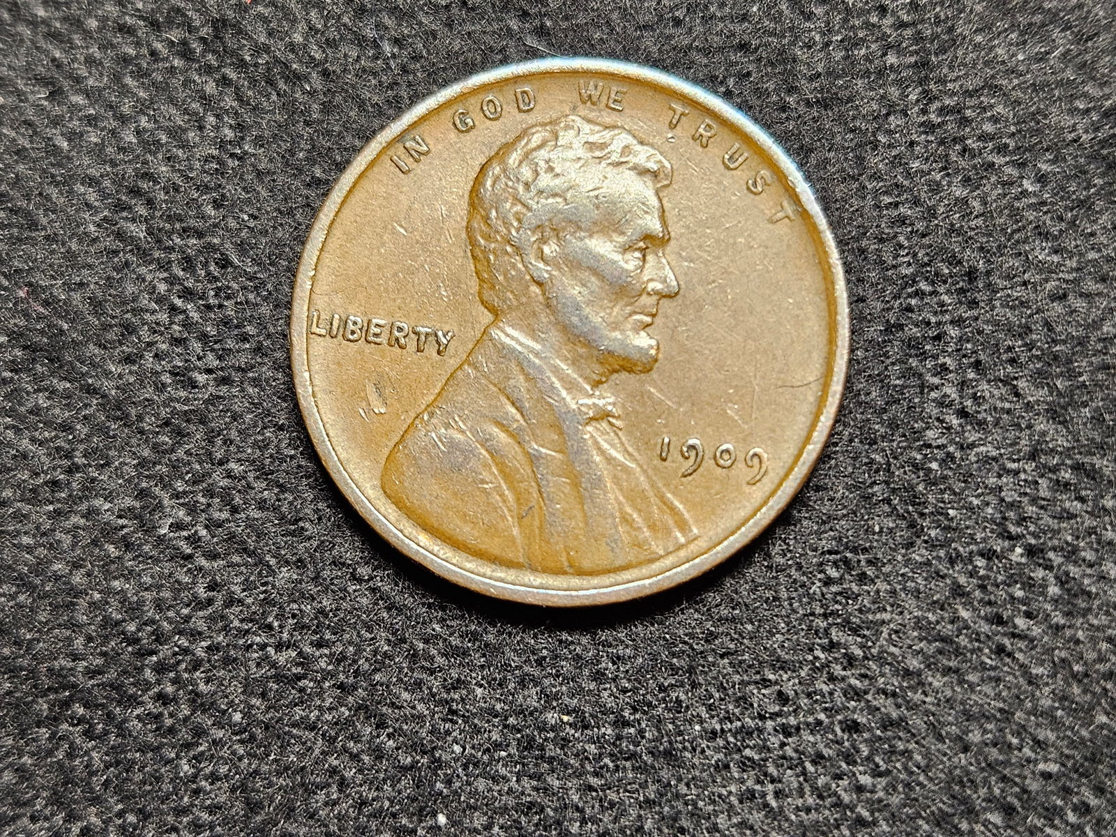 1909 VDB CENT: 1909 VDB CENT LINCOLN CENT VF-30 Multiple people can appraise an item differently all being sincere as to condition. We urge you to view pictures and ask questions to make your own determination as to