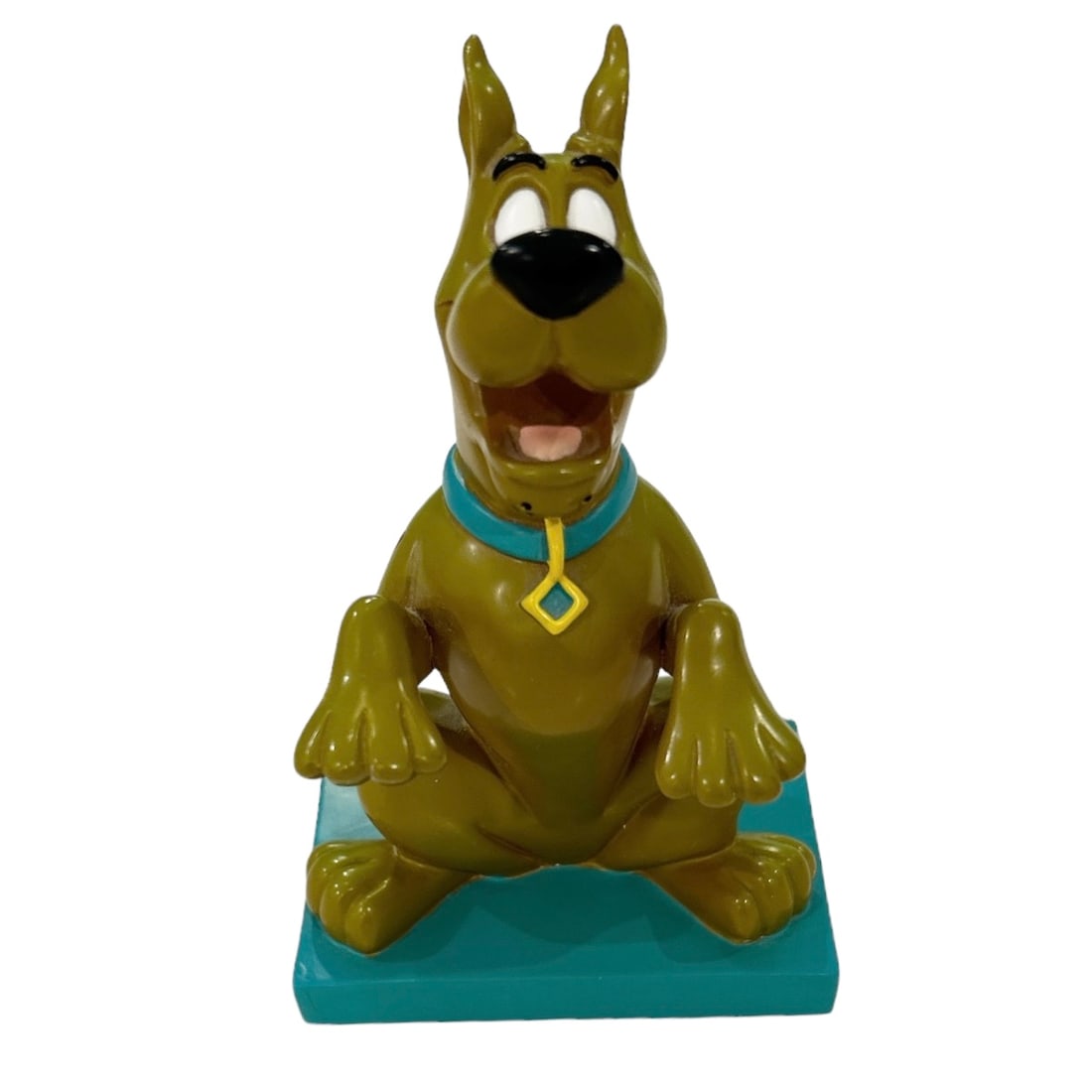 Vintage Scooby Doo Begging Statue Figure on Blue Stand Warner Bros Studio (1 of 6)