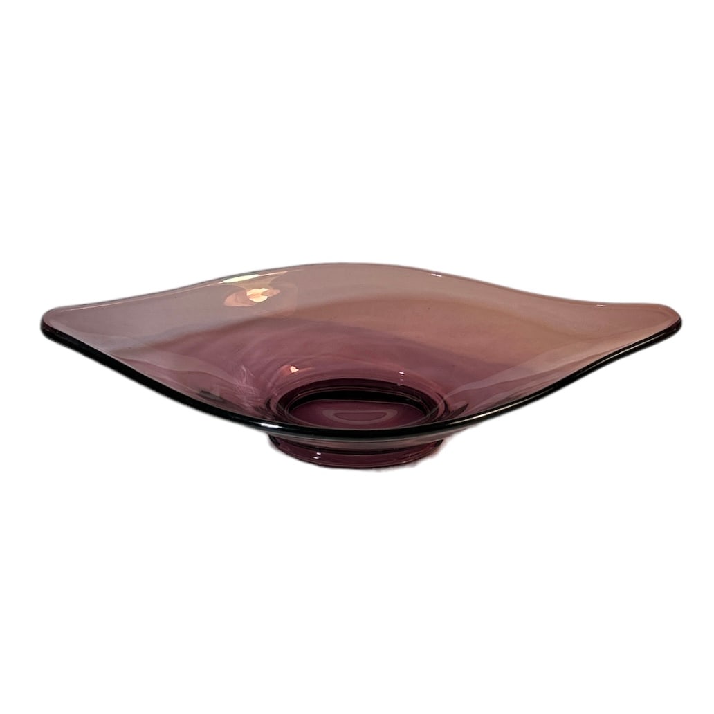 Vintage Viking Art Glass Mauve Epic Line Console Oblong Bowl or Candy Dish: This elegant oblong dish, part of the vintage Viking Art Glass Mauve Epic Line, is the perfect addition to any collection of decorative cookware, dinnerware, and serveware. Its beautiful mauve color a