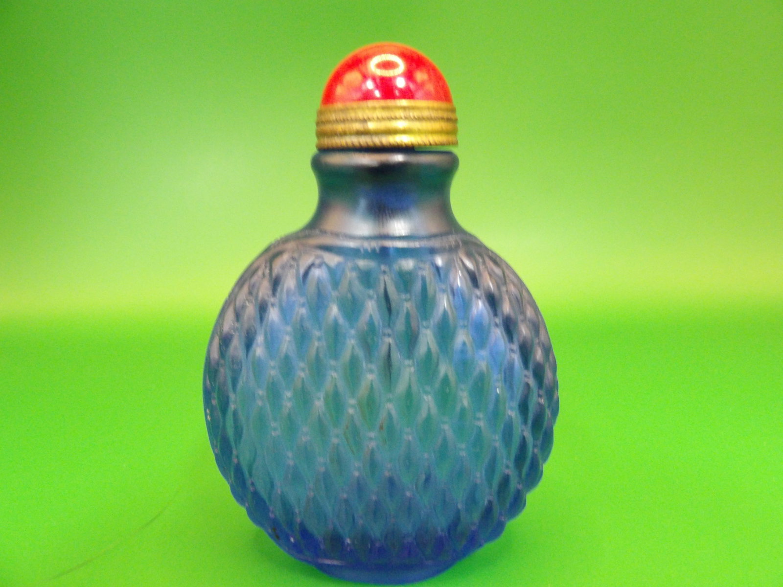 19th century Chinese basket weave blue glass snuff bottle: 2.8 inches height.