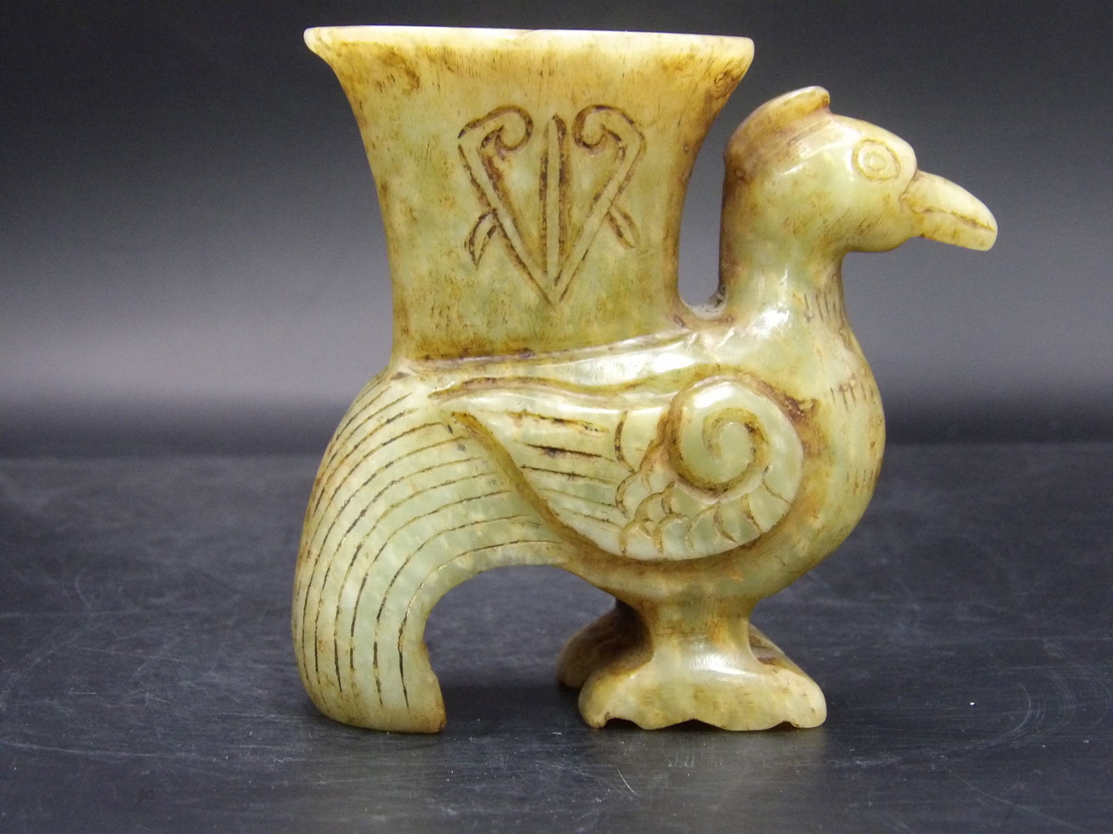 Chinese Carved Jade Bird Vessel: 361 grams. 3.3 x 3.3 x 1.5 inches.