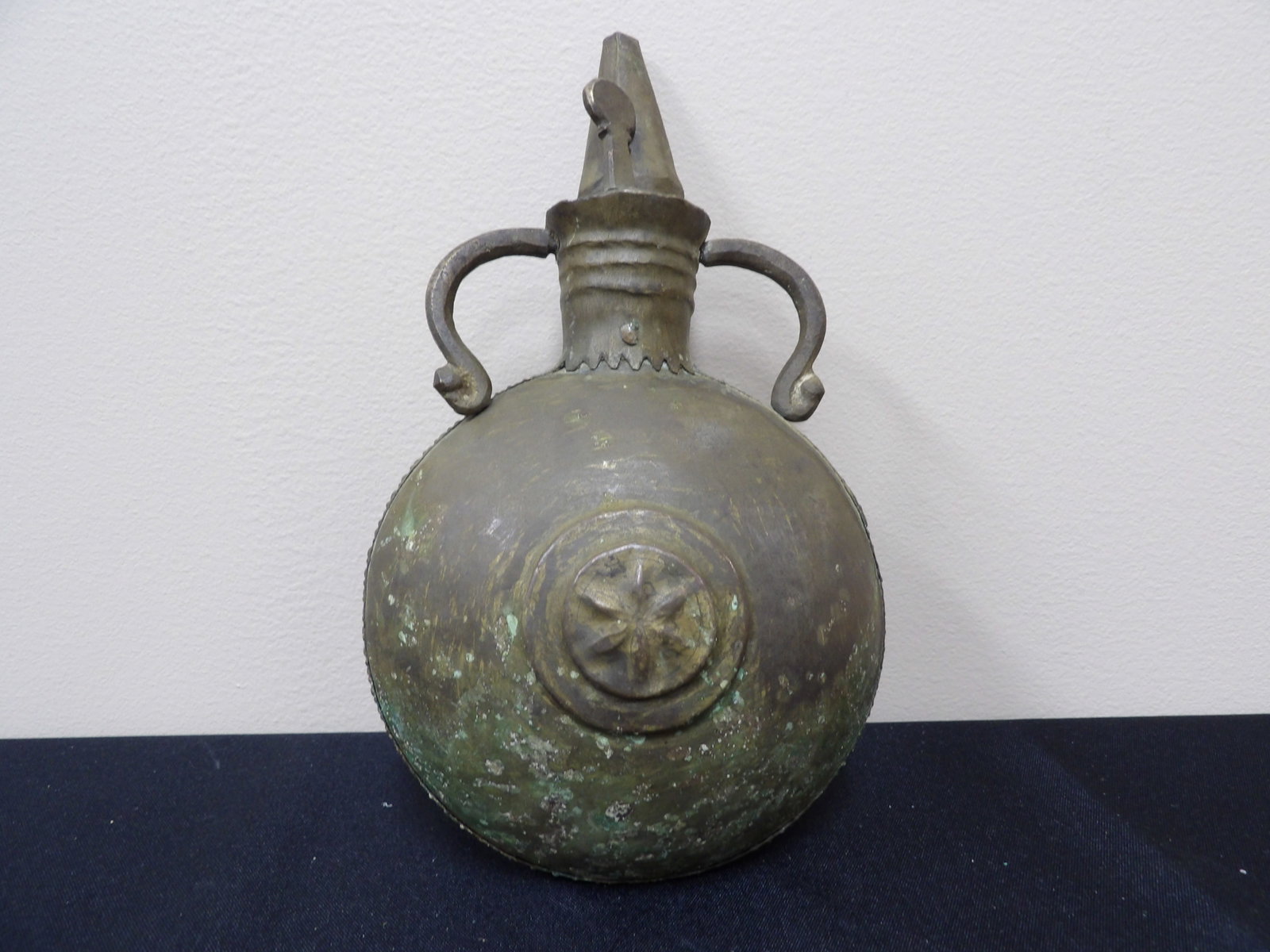 Unusual Vintage Brass/Copper Antique Powder Keg: 9 inches height.