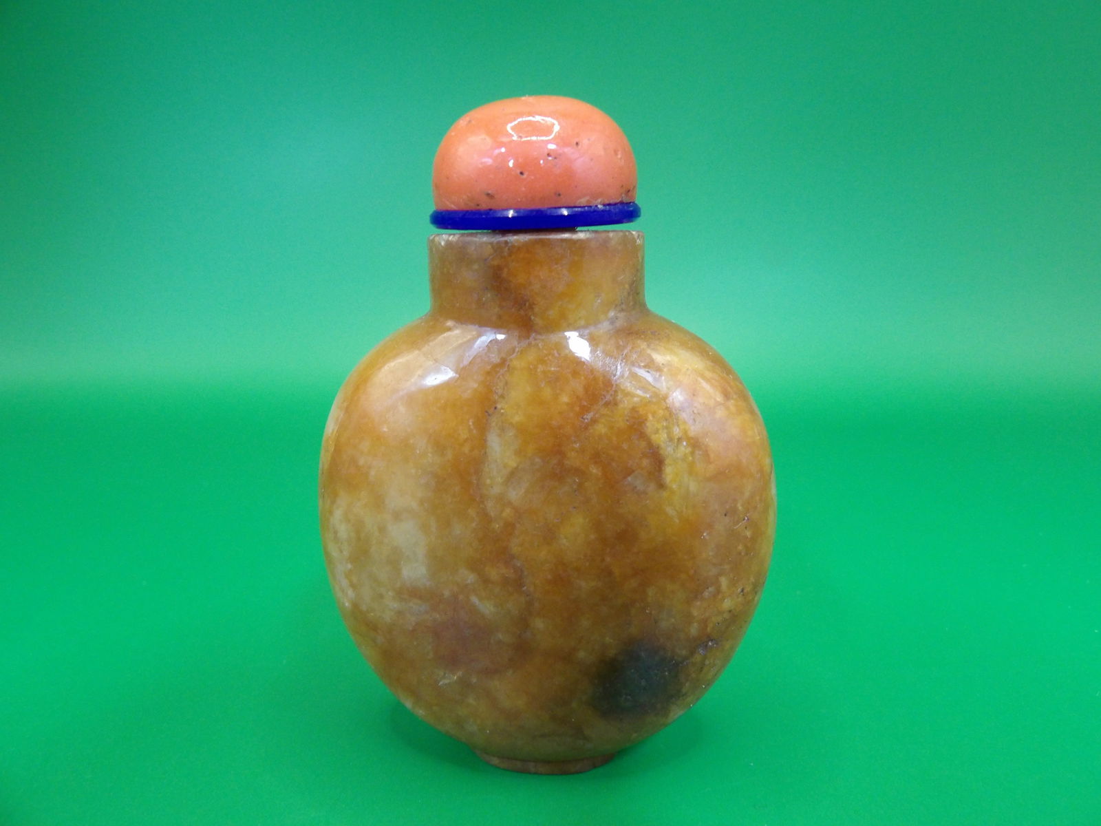 Chinese antique jadeite jade well hollowed snuff bottle: 2.3 inches height.