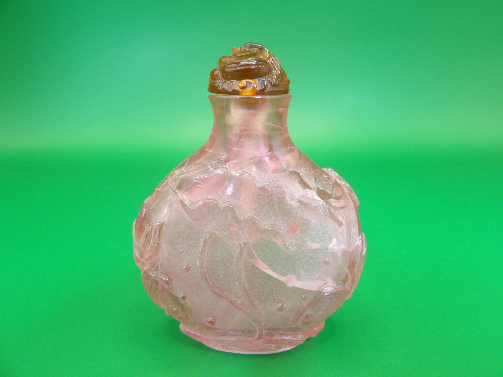 Rare antique pink tourmaline imitation pink glass snuff bottle: 2.2 inches height.