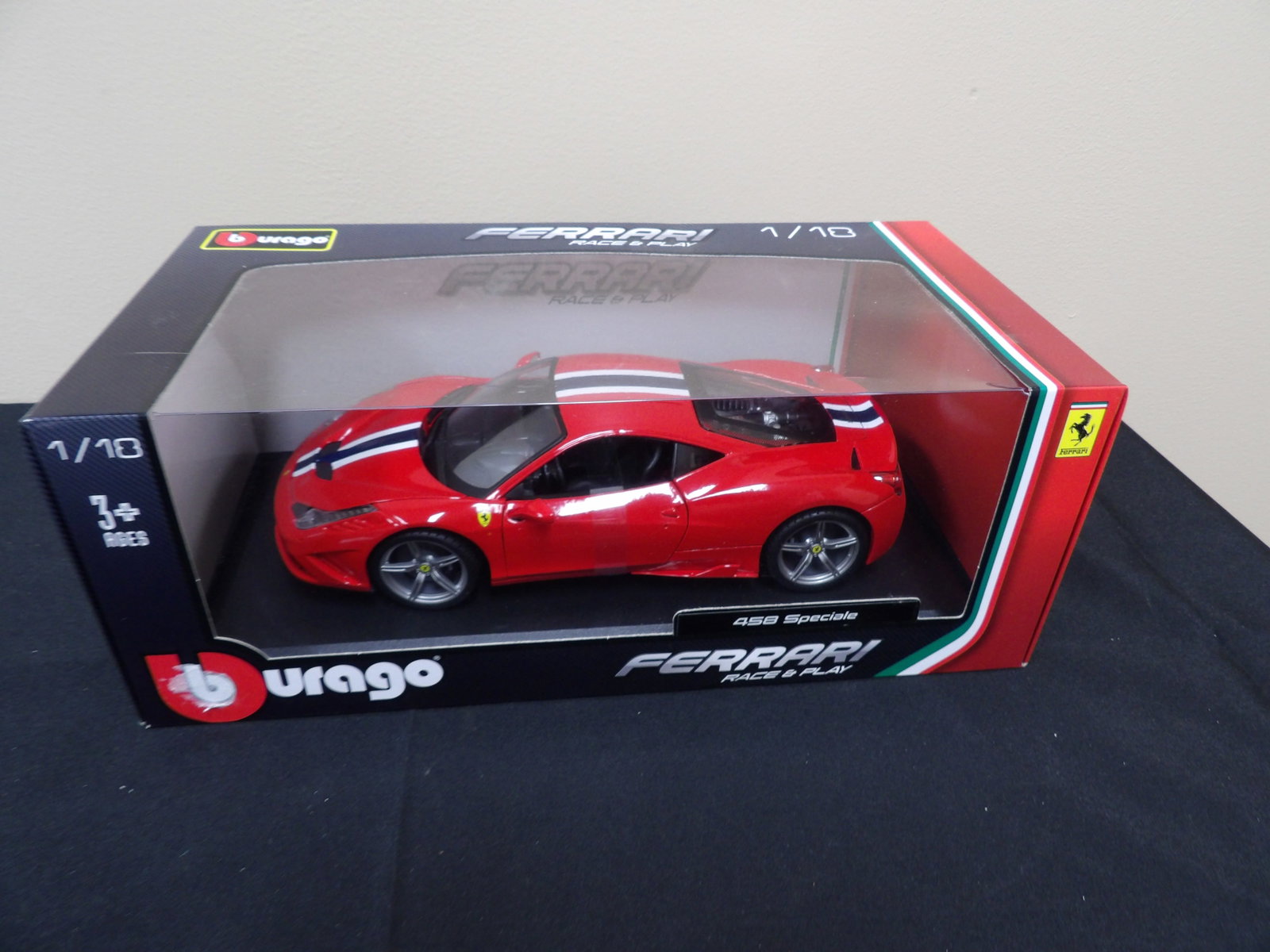 Bburago 1:18 Ferrari 458 Speciale: 9.5 inches length scale car in 13 inches length box.