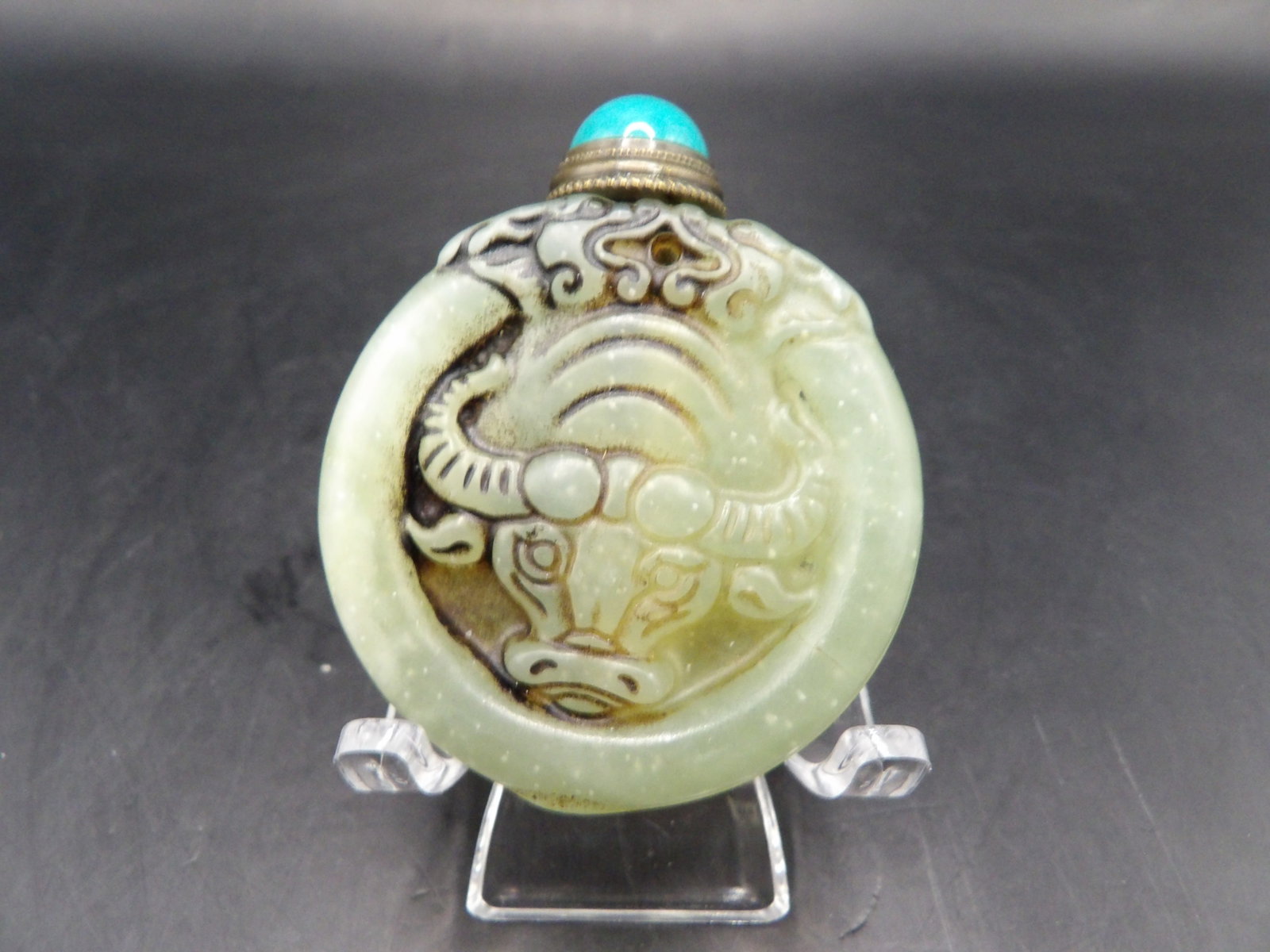 Chinese carved jade snuff bottle with ox motif: 2.1 inches height.