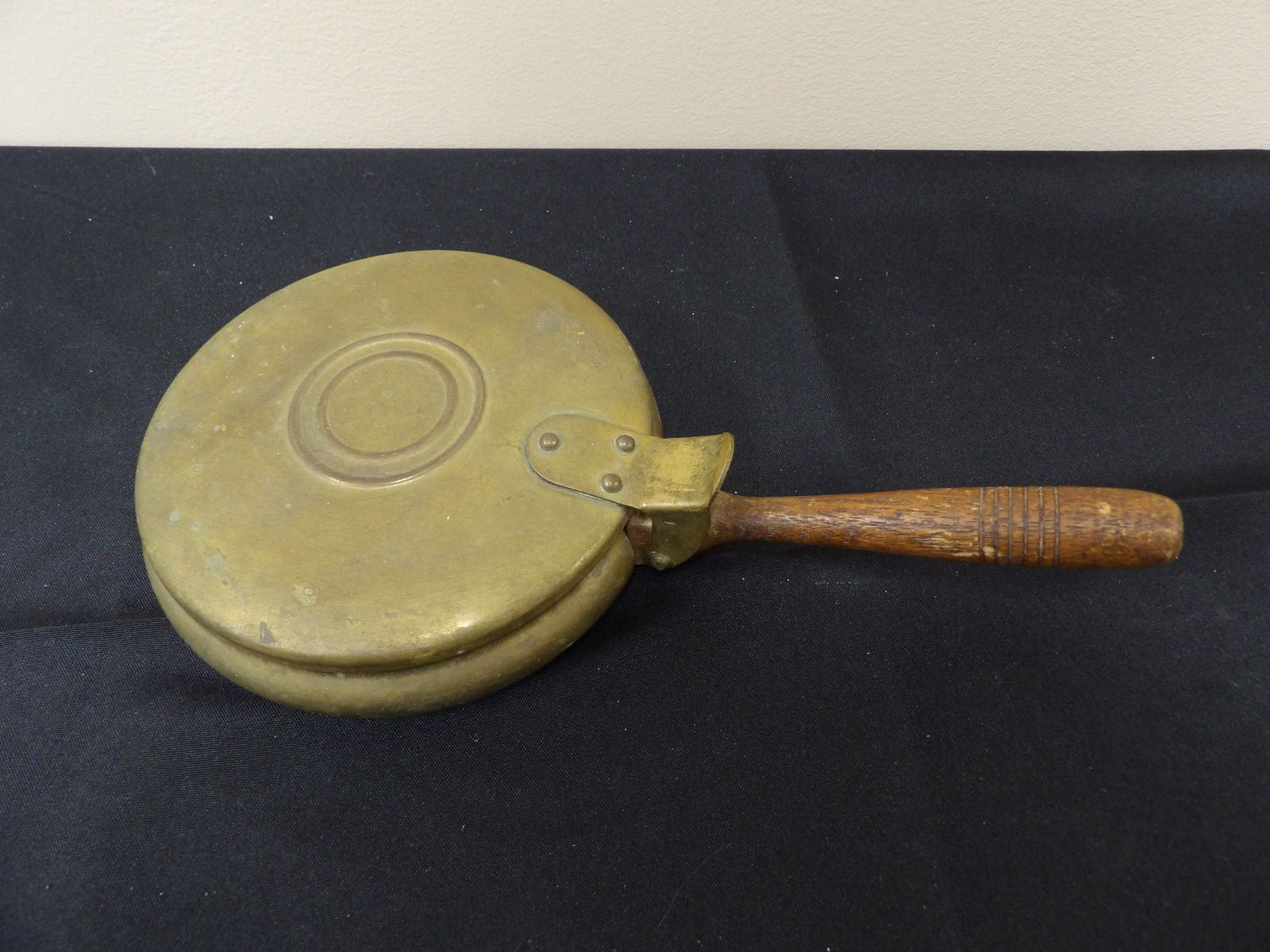 Vintage Brass/Copper Silent Butler With Wooden Handle (1 of 3)