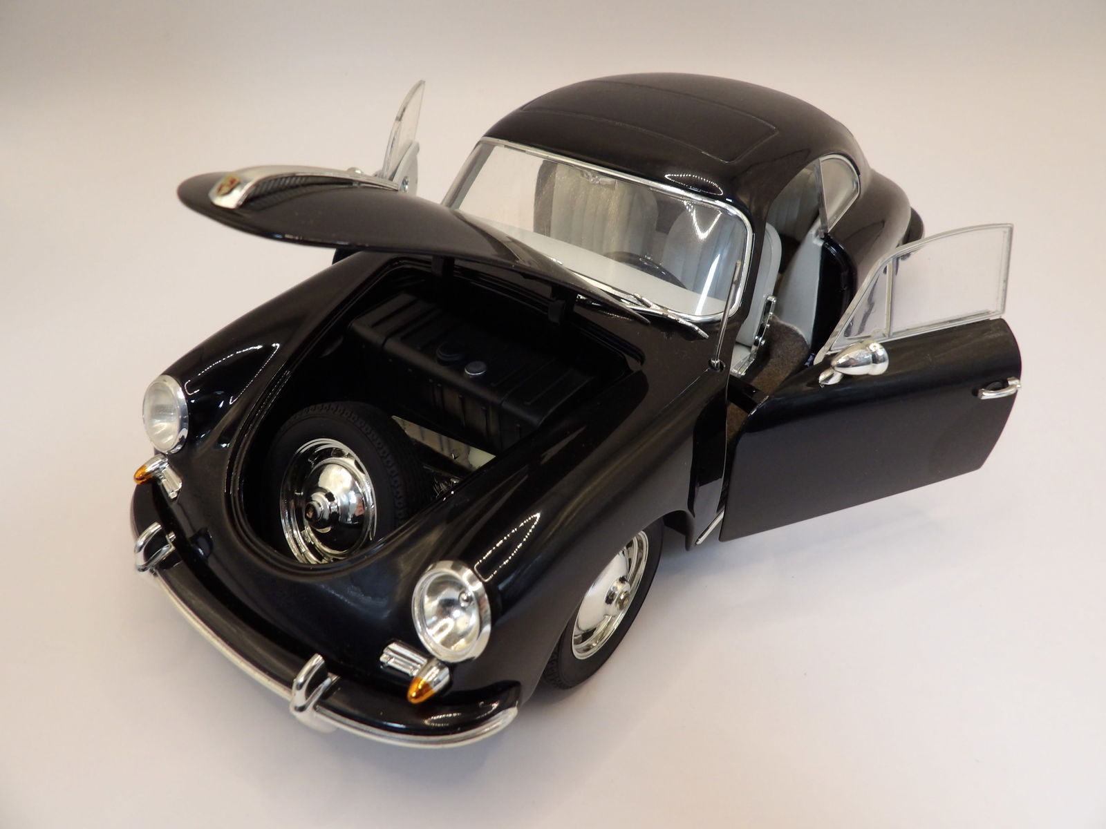 Ricko 1:18 Porsche 356B (1960) (1 of 6)