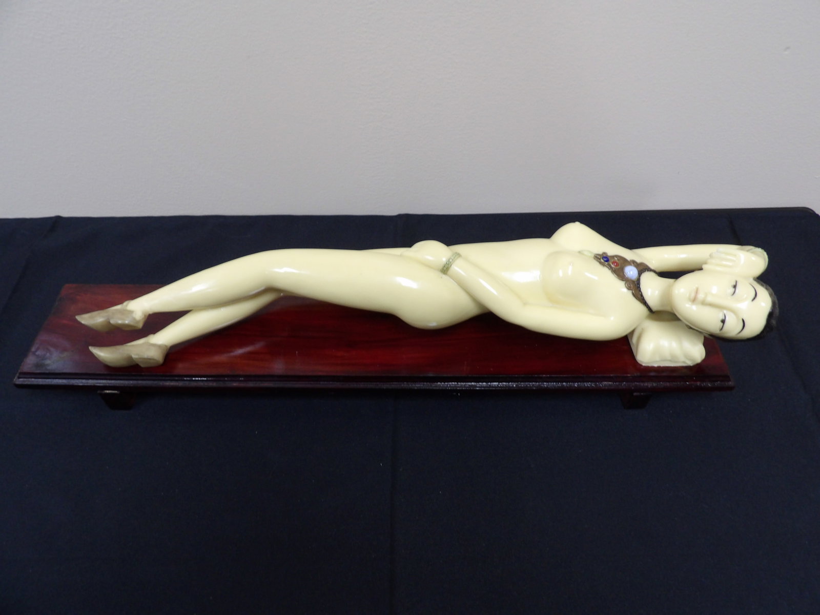 Chinese medical doctor's lady bakelite reclining large doll (1 of 8)