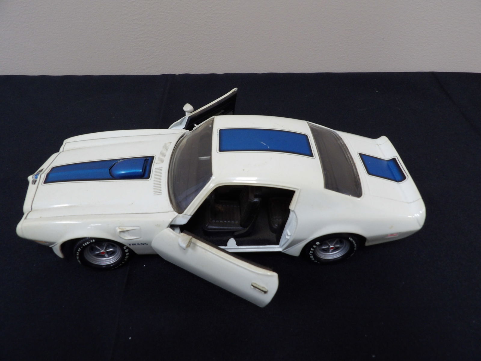 1:18 1970 Pontiac Trans Am (1 of 7)