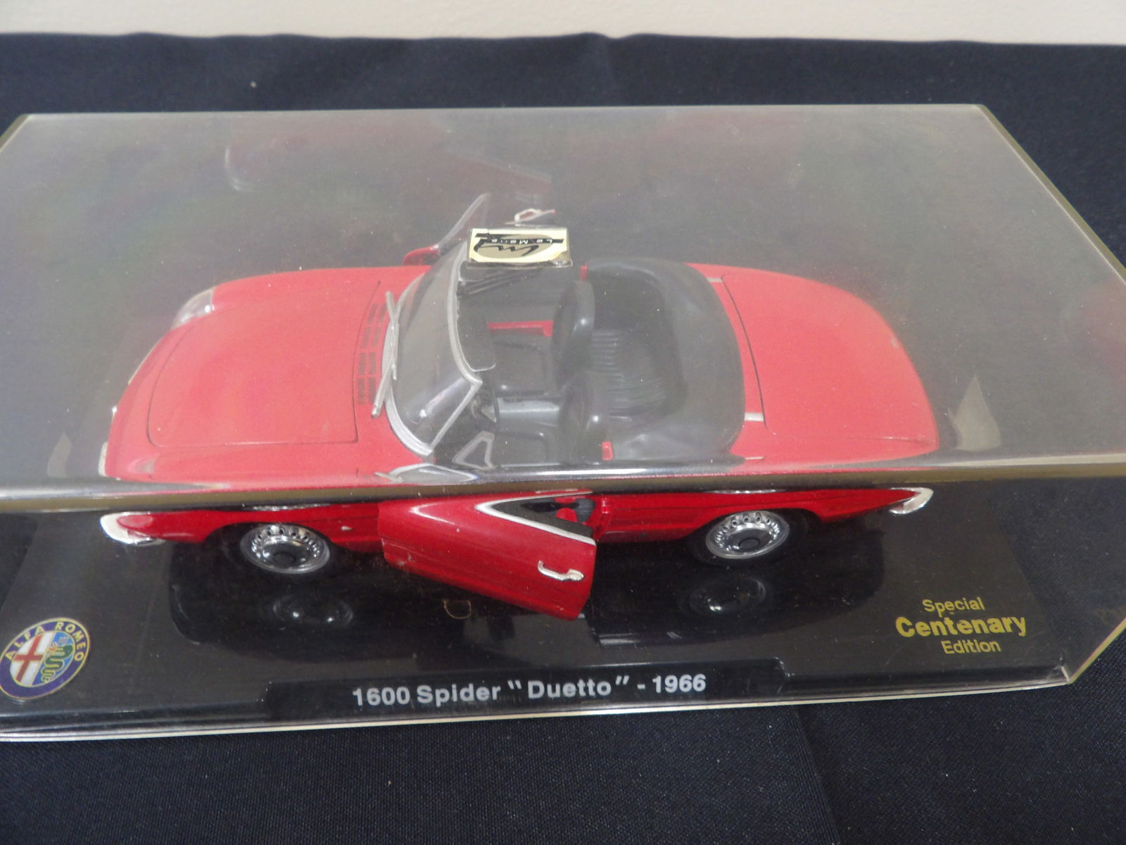 Leo Models Alfa Romeo 1600 Spider Duetto 1966 special centenary edition with display case (1 of 7)