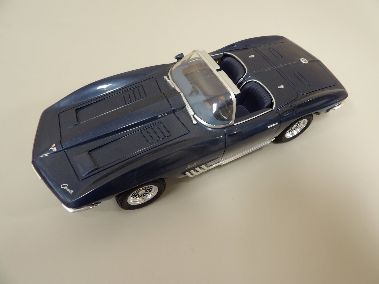 1965 Chevrolet Corvette Mako Shark: 7.5 inches length.