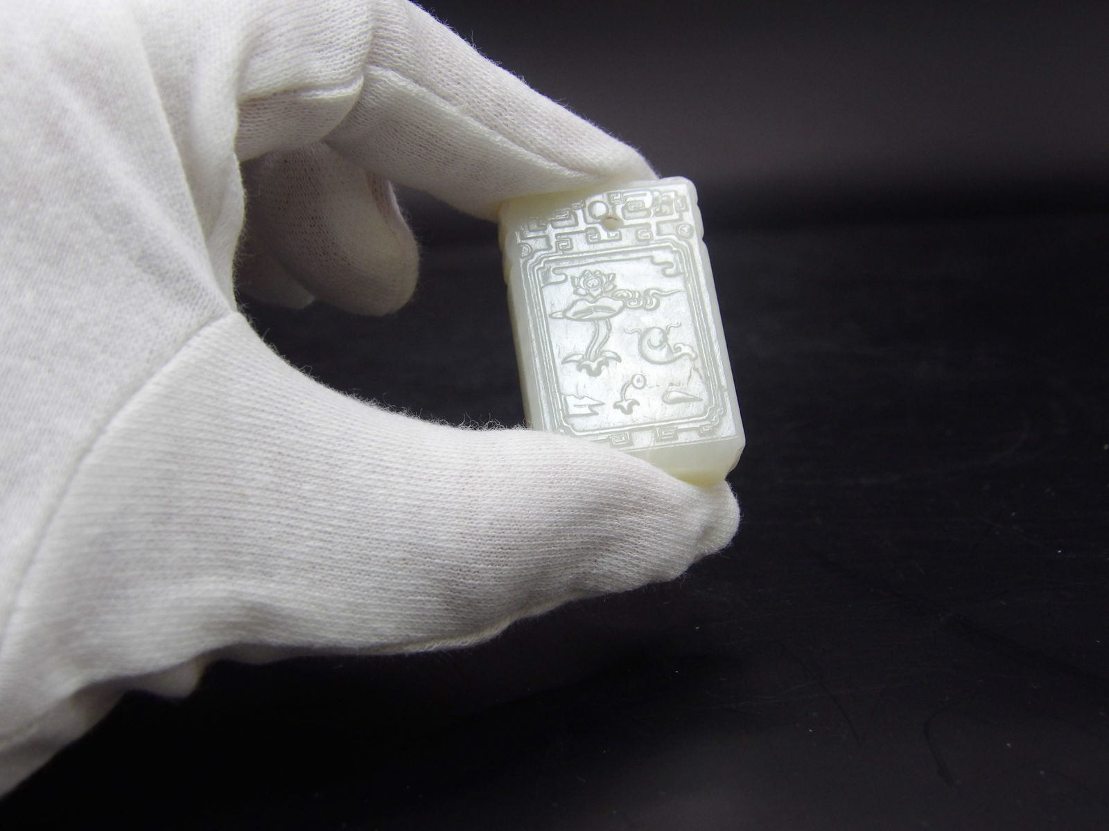 Qing dynasty Chinese Carved Nephrite White Jade Pendant (1 of 5)