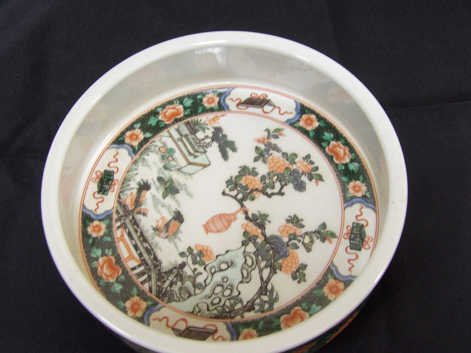 Chinese Finely Painted Large Brush Washer Qing Kangxi Mark (1 of 8)