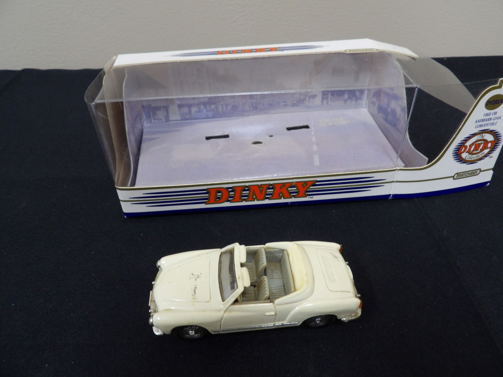 Matchbox Dinky 1960 VW Karmann-GHIA Convertible no. 94206 (1 of 5)