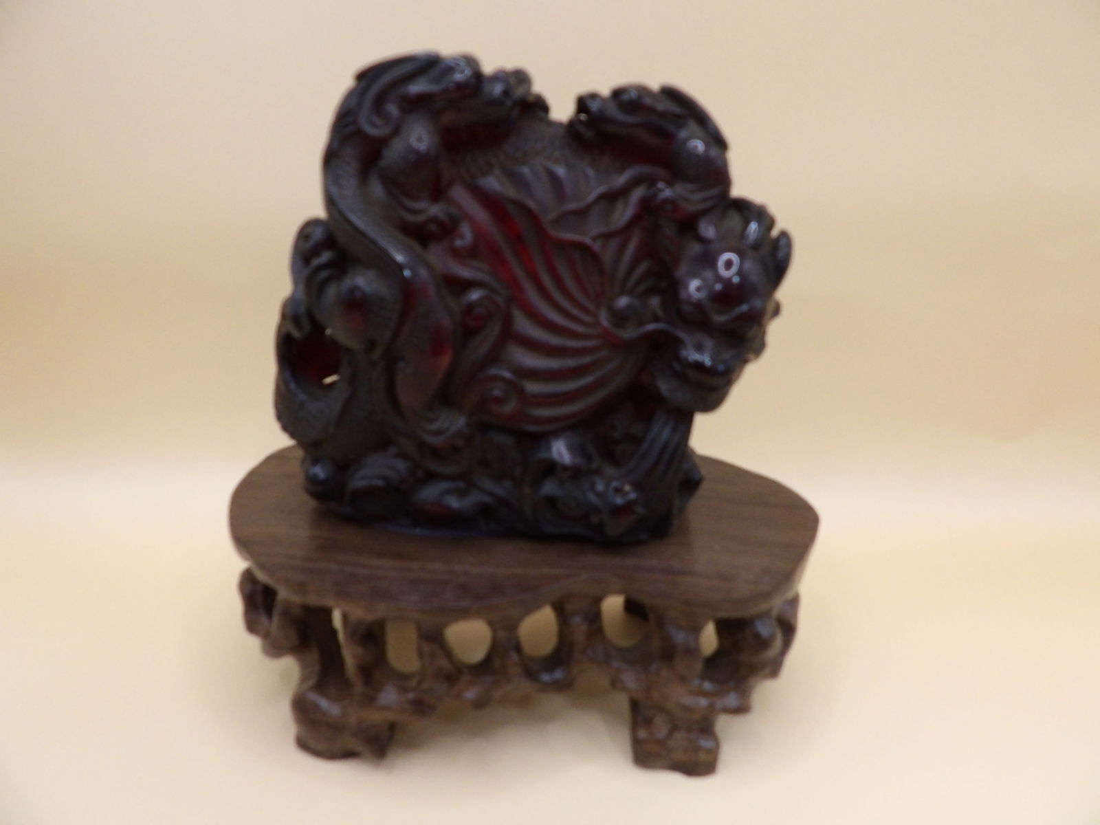 Chinese amber or bakelite statue depicting 3 dragons adhered to custom wooden base (1 of 7)