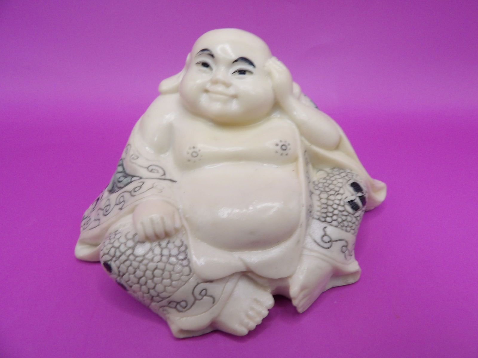 Japanese netsuke double sided bakelite carving statue (1 of 5)