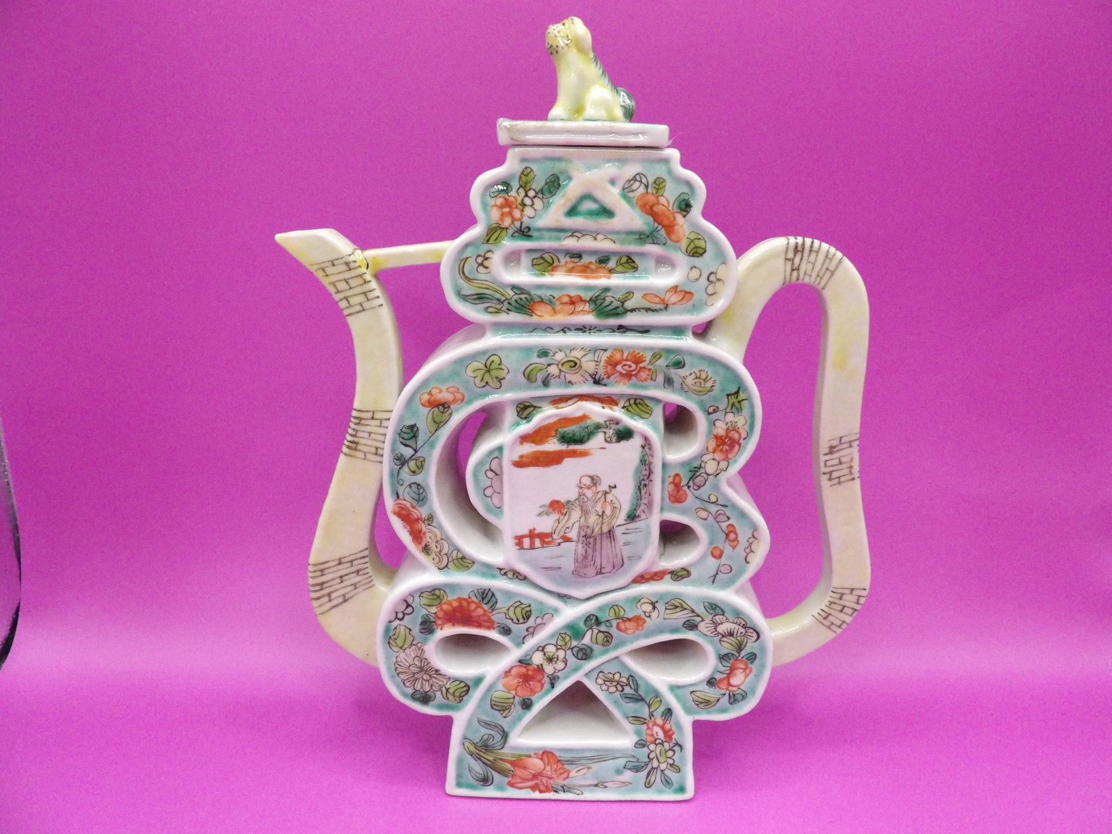 Antique Chinese export porcelain hand painted teapot fine details (1 of 10)