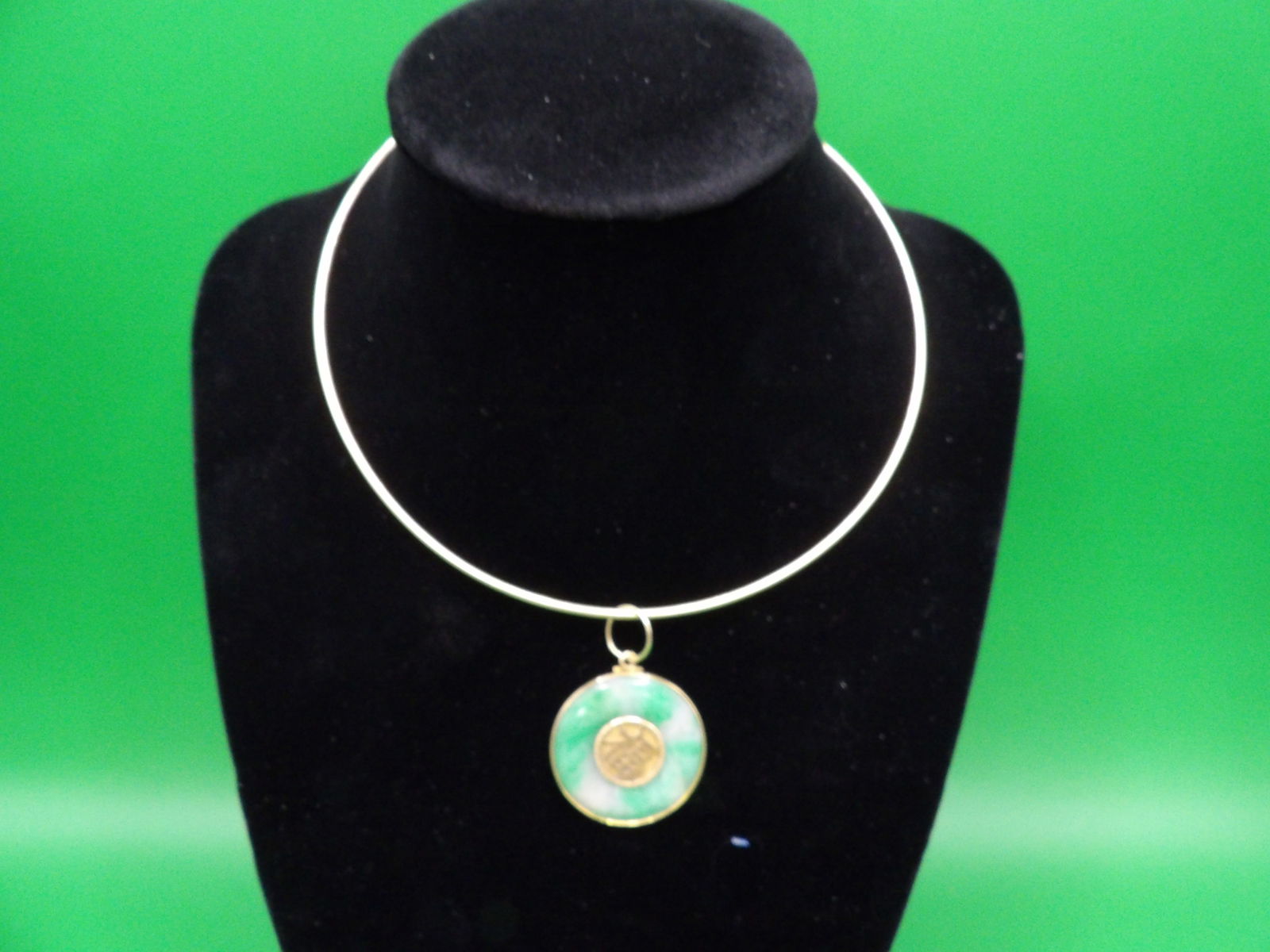 Very fine marked 14k gold jadeite jade pendant with Chinese characters and wire choker necklace (1 of 10)