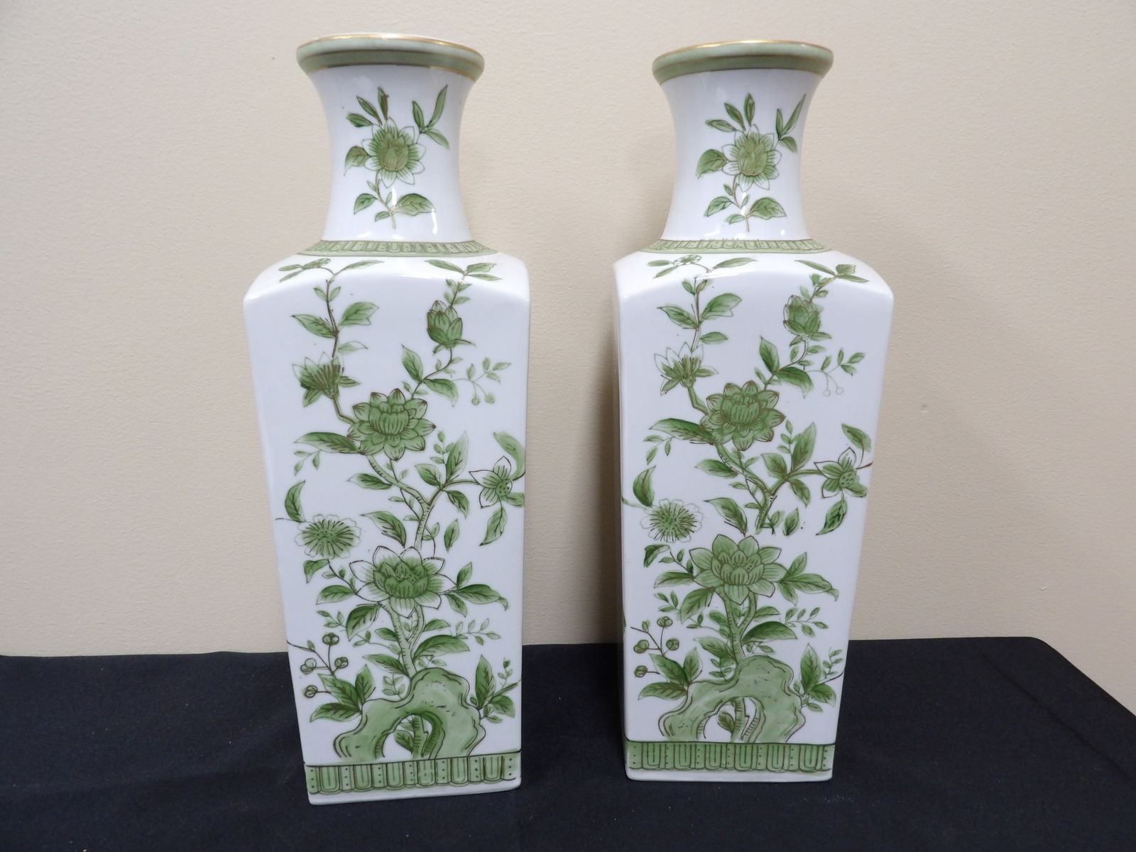 Norleans Japanese porcelain vase pair lot of 2 (1 of 7)