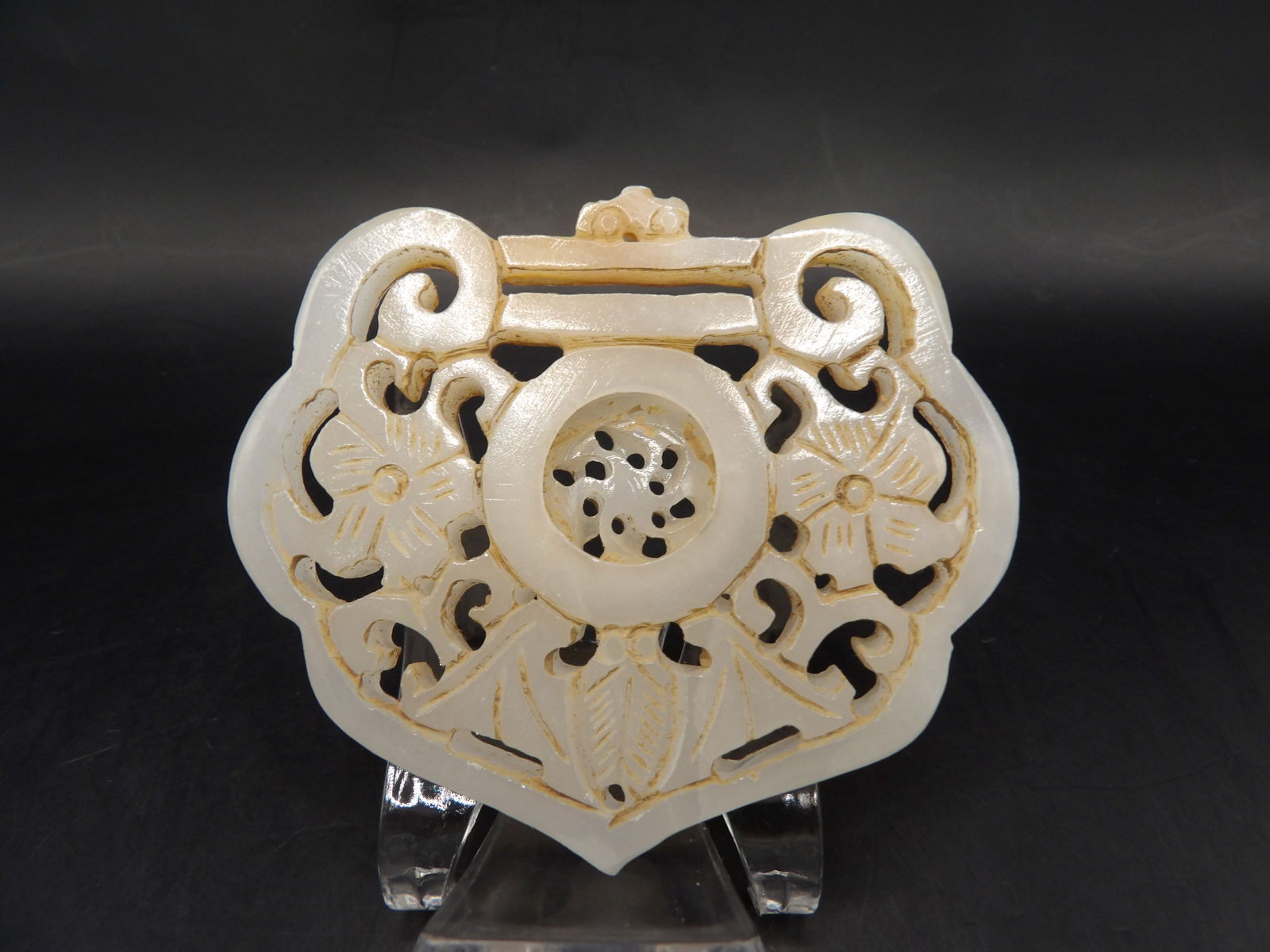 Chinese white jade carved pendant: 2.8 inches length. 42 grams.