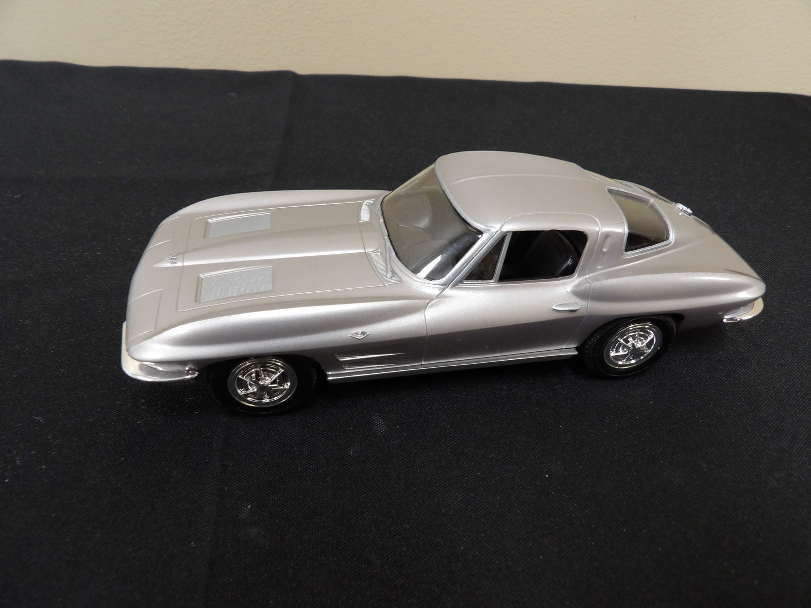 1963 chevrolet Corvette Stingray (1 of 7)