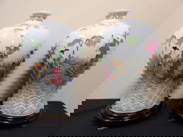 Chinese Qing dynasty Jiajing mark pair hand painted porcelain vase immortals (1 of 12)