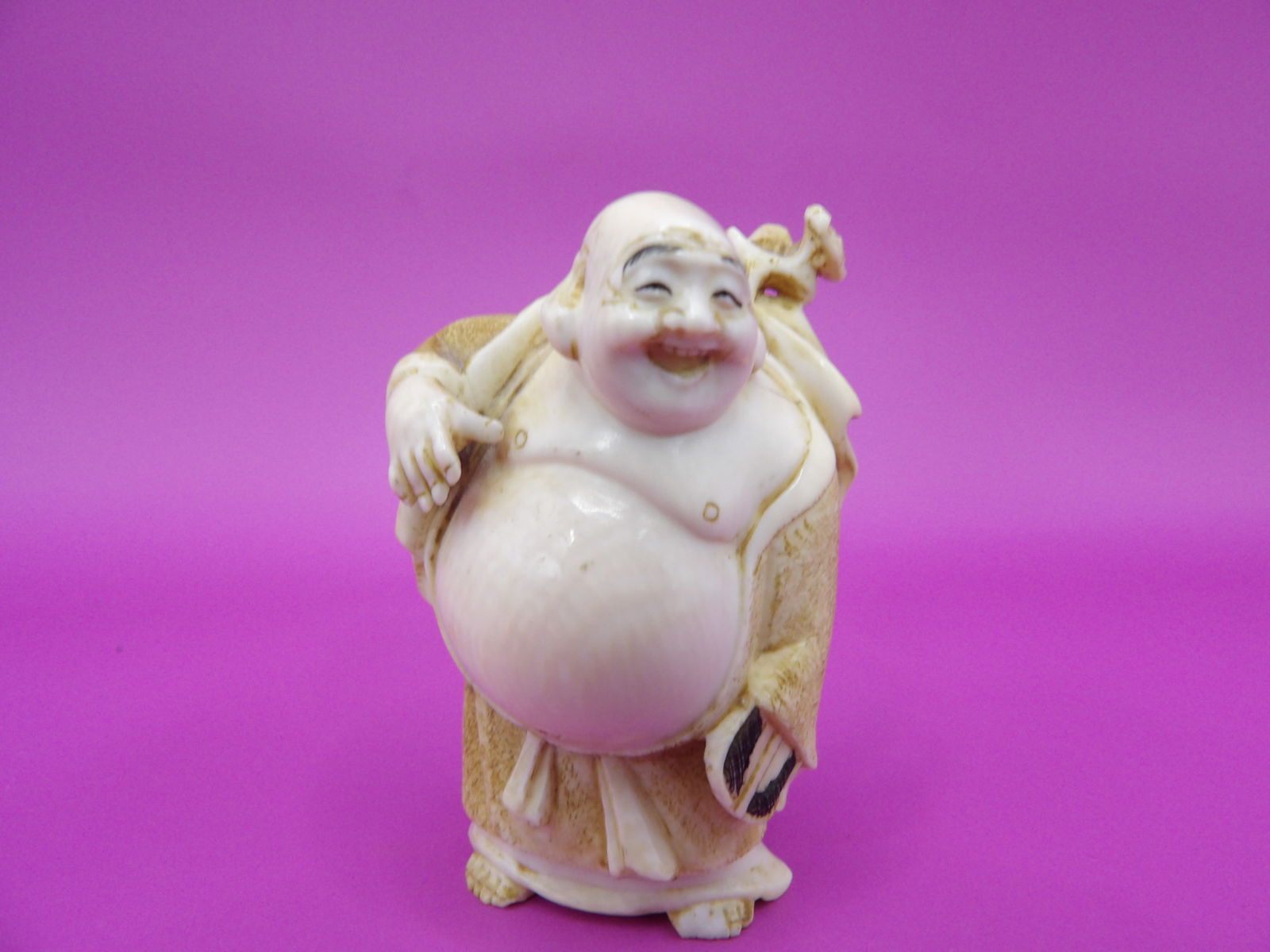 Japanese netsuke fine carved buddha figurine signed - No Export (1 of 5)