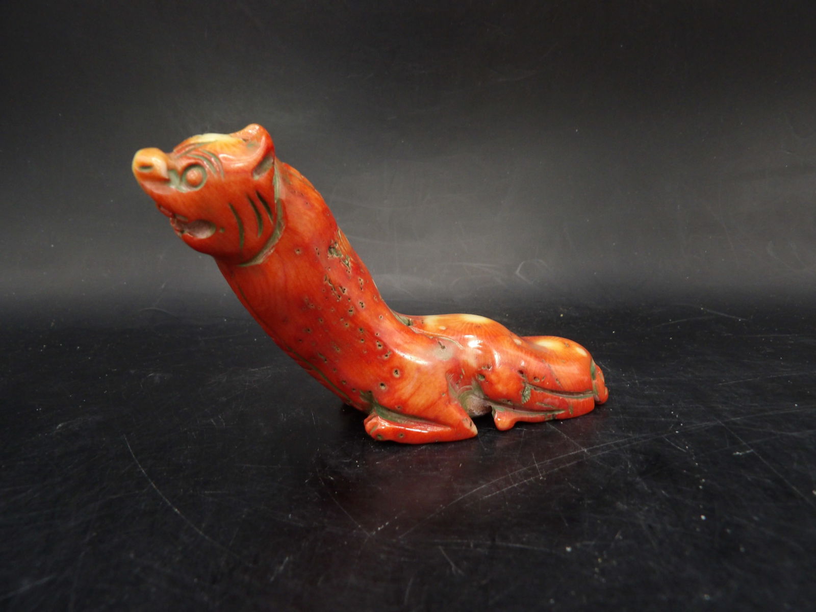 Chinese coral beast carving statue: 3.5 inches length.