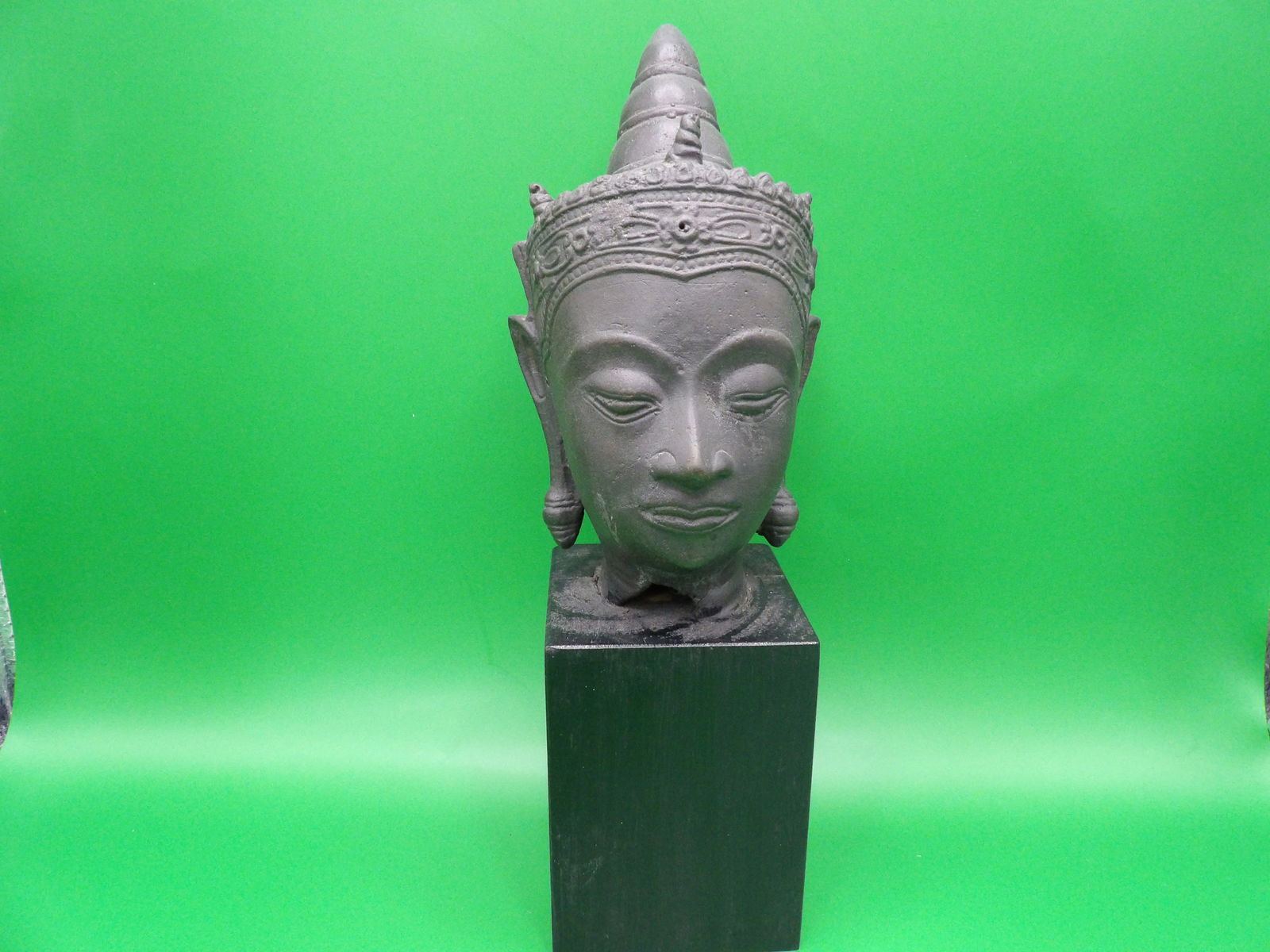 Antique Asia Thai bronze buddha head mounted on wooden base (1 of 7)