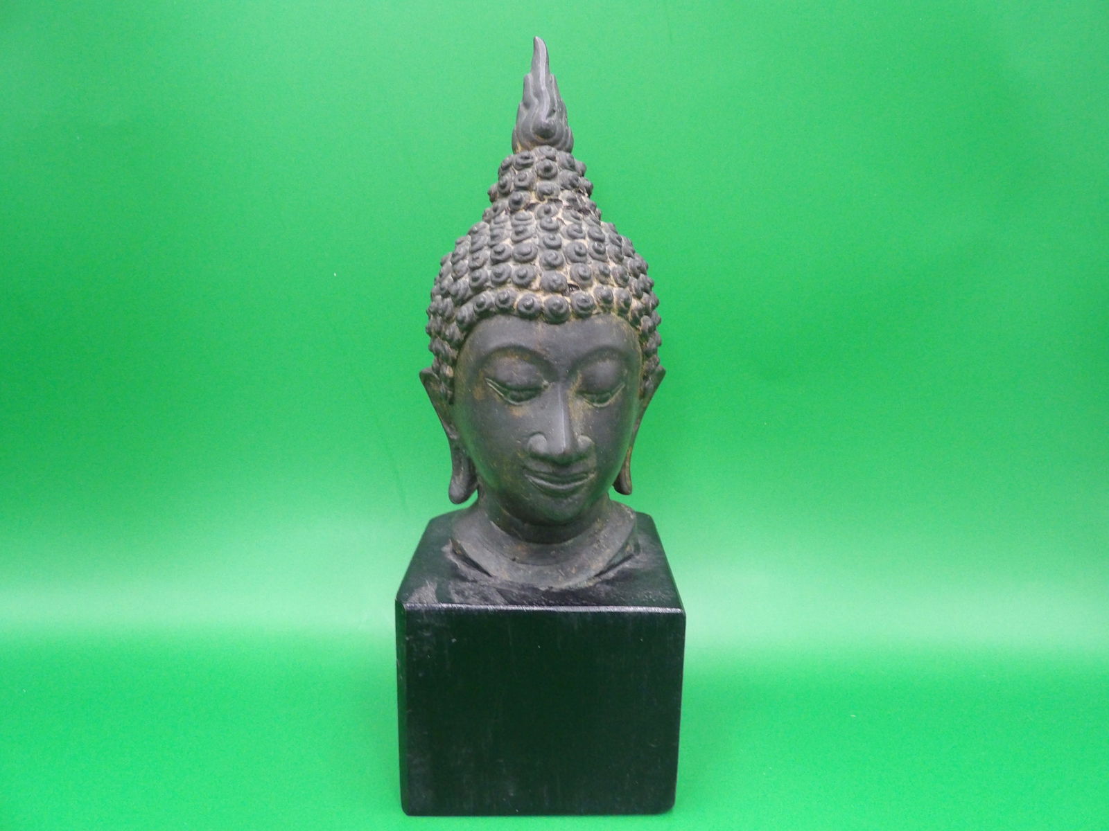 Antique Asian Thai bronze buddha head mounted on wood base (1 of 7)
