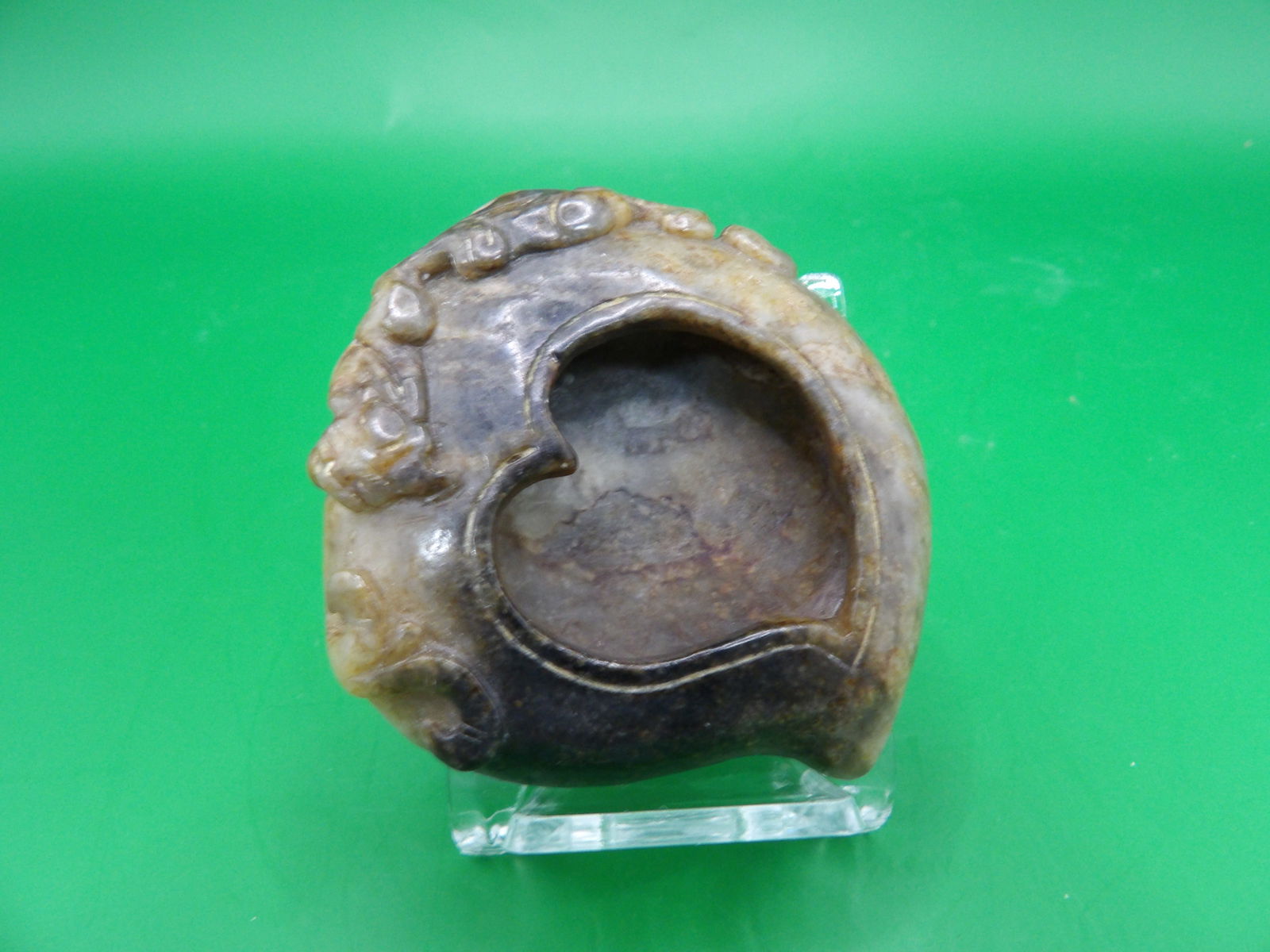 Chinese carved nephrite jade brush washer (1 of 4)