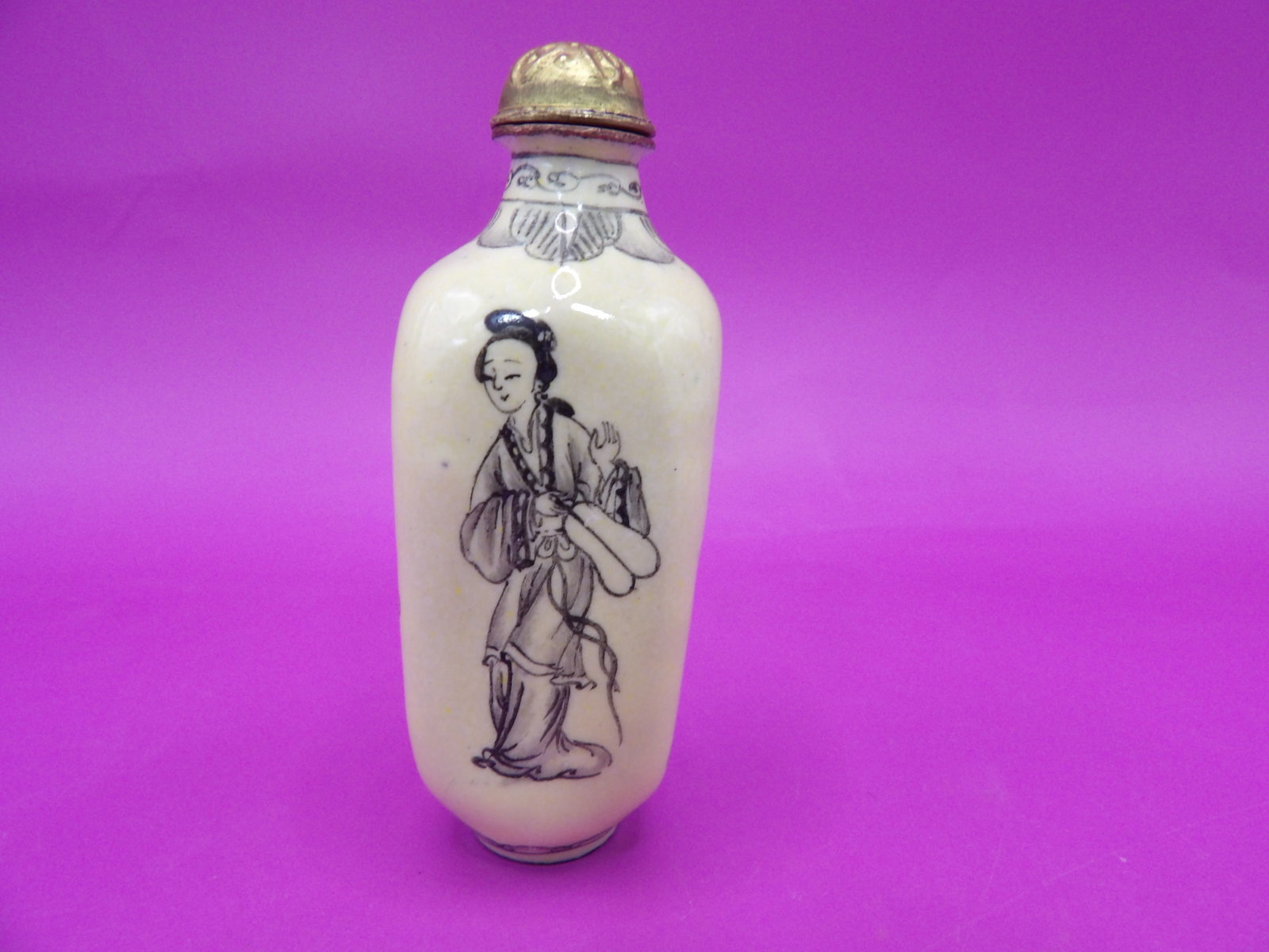 Chinese antique copper enamel hand painted 4 beauty snuff bottle (1 of 8)