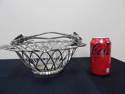 Godinger Silver Art Co. Basket: Silver plated basket.