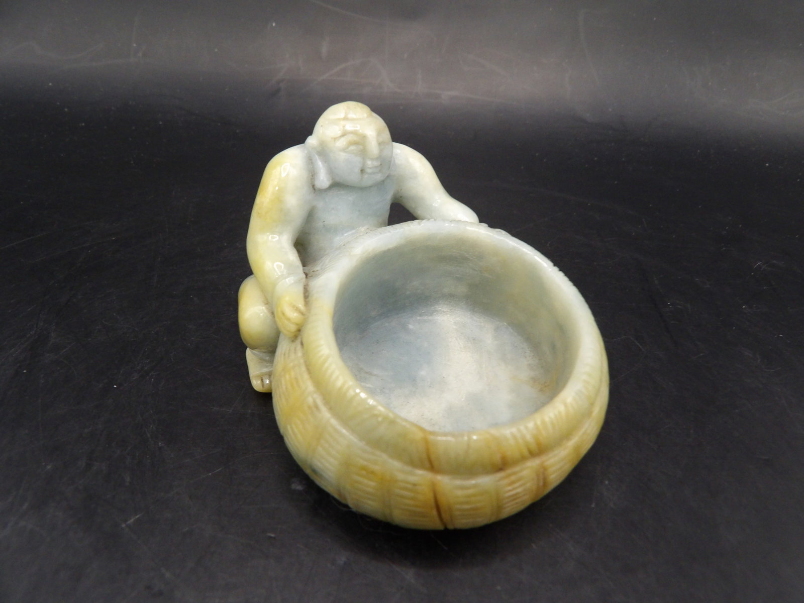 Chinese carved jade brush washer: Size is 2.5 x 2.2 x 1.7 inches. 136 grams.