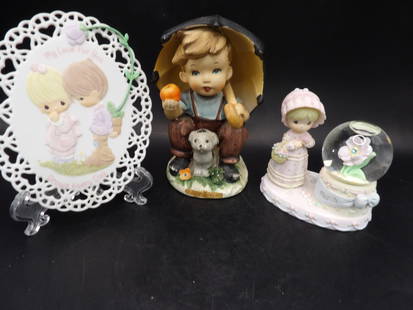 Lot of 3 vintage porcelain figurines precious moments: The tallest one is 5.2 inches height.