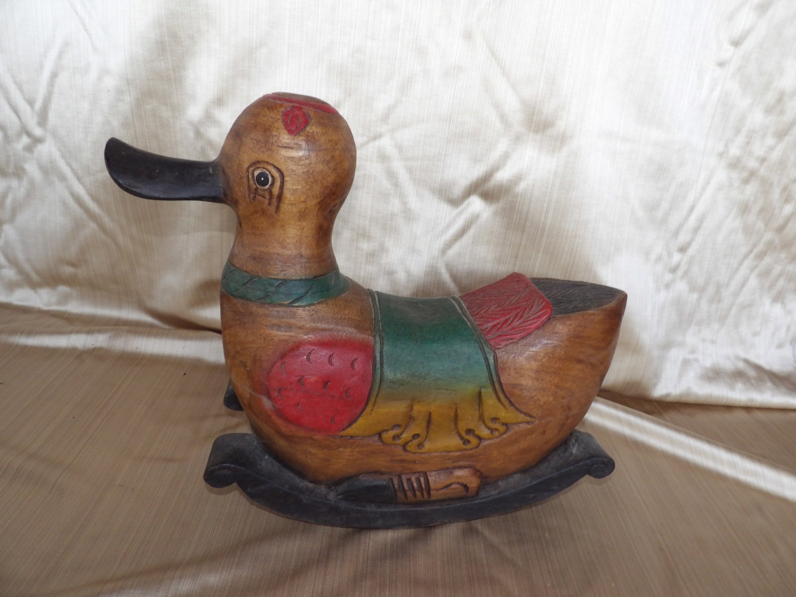 Vintage polychrom duck shaped wooden rocker: Size is 19 x 5.7 x 15 inches.
