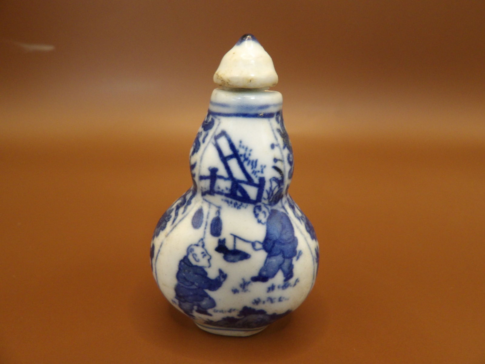 Chinese antique hand painted blue and white porcelain snuff bottle children playing scene (1 of 5)