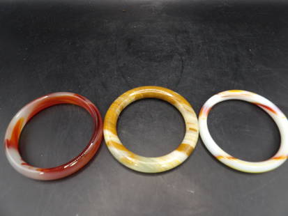 lot of 3 Chinese carved agate bracelet bangles: Total weight is 116 grams.