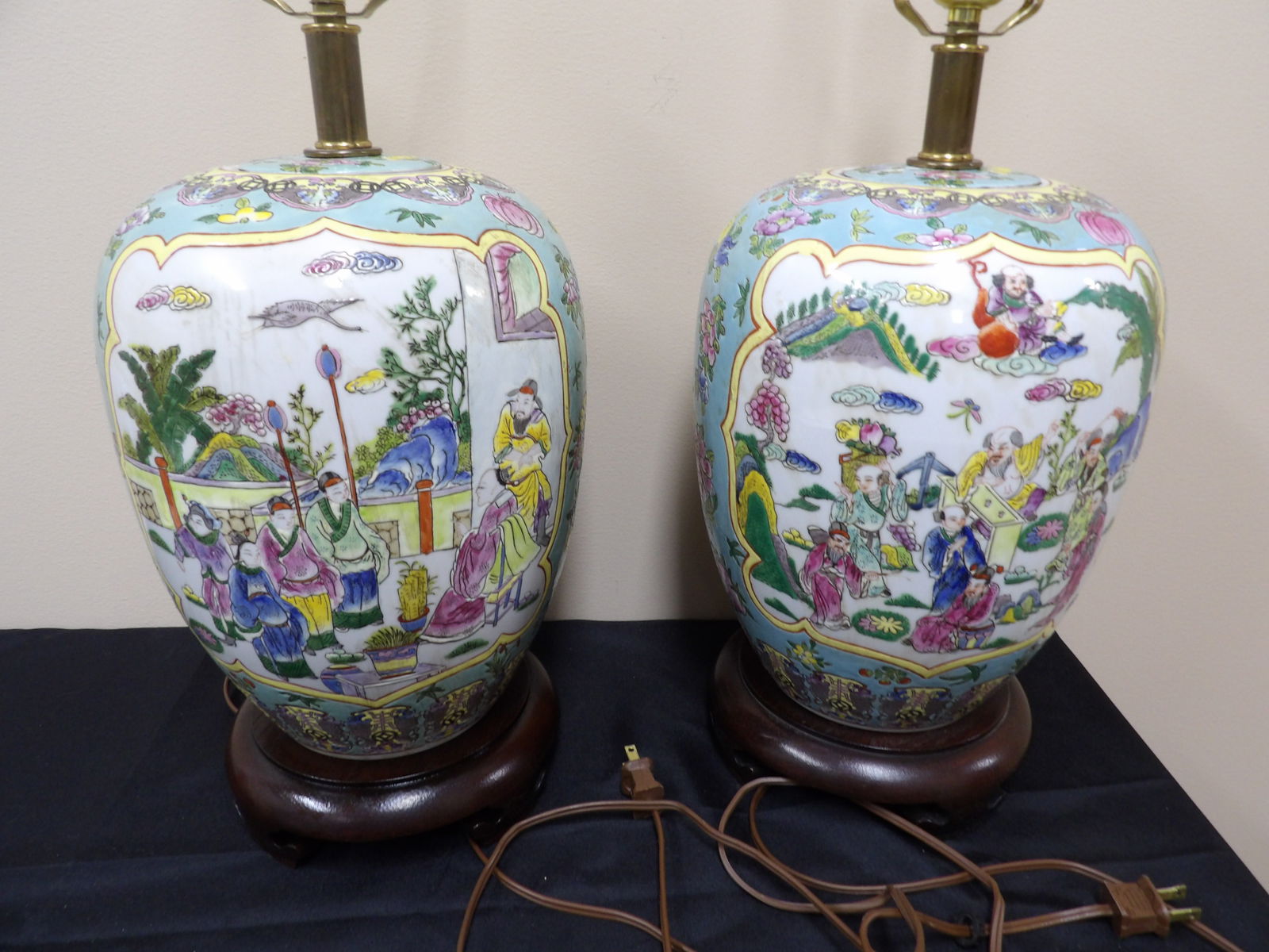 Lot of 2 Chinese famille rose ginger jar converted lamps (1 of 9)