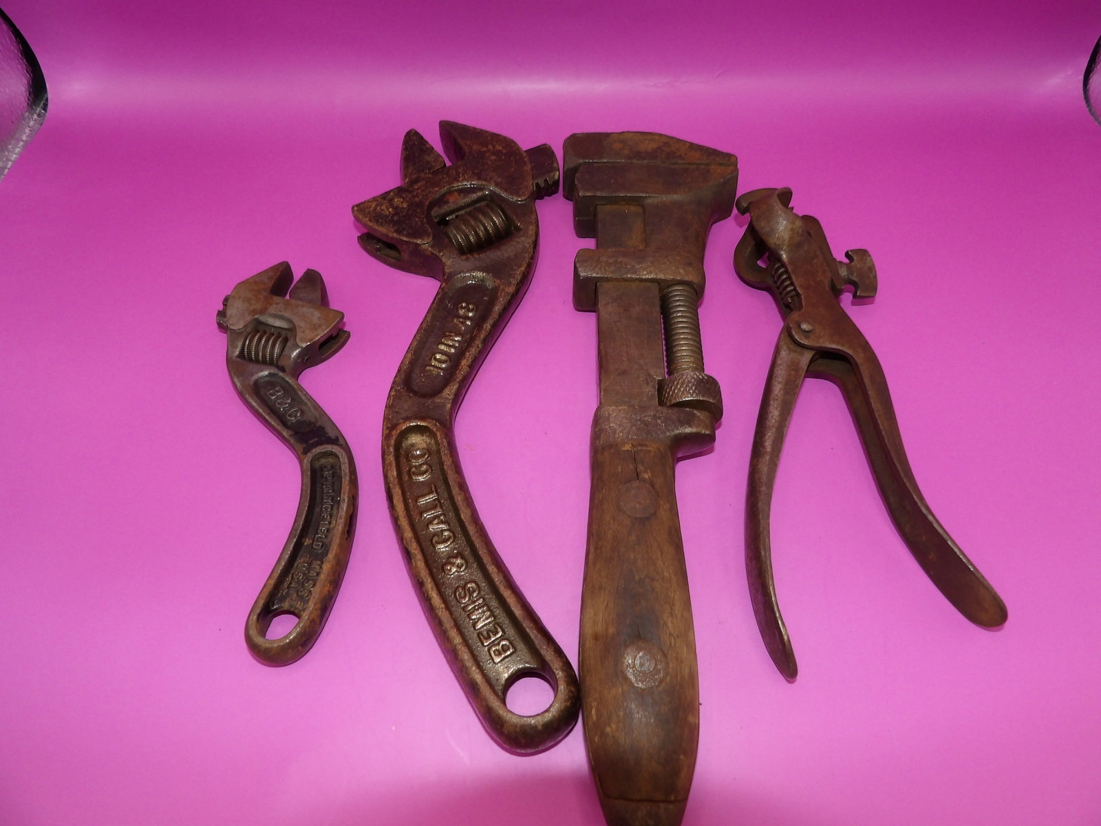 Lot of 4 antique wrench: 3 have maker's marks. The longest one is 10.2 inches.