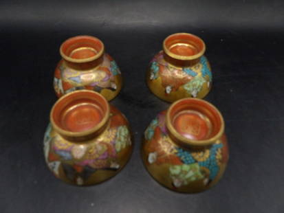 Japanese gold gilt Satsuma porcelain sake mini bowls lot of 4: 1.6 inches height.