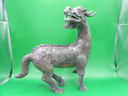 Chinese large bronze beast statue: 11.3 inches height.
