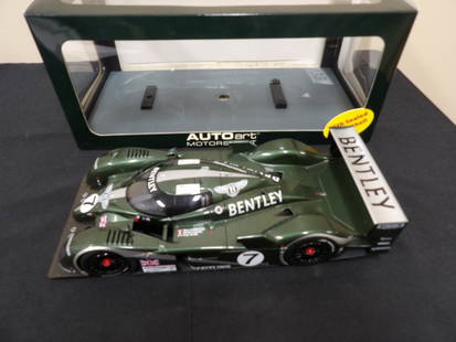 Autoart 1:18 Bentley Speed 8: 10.2 inches length scale car in 13 inches length box.