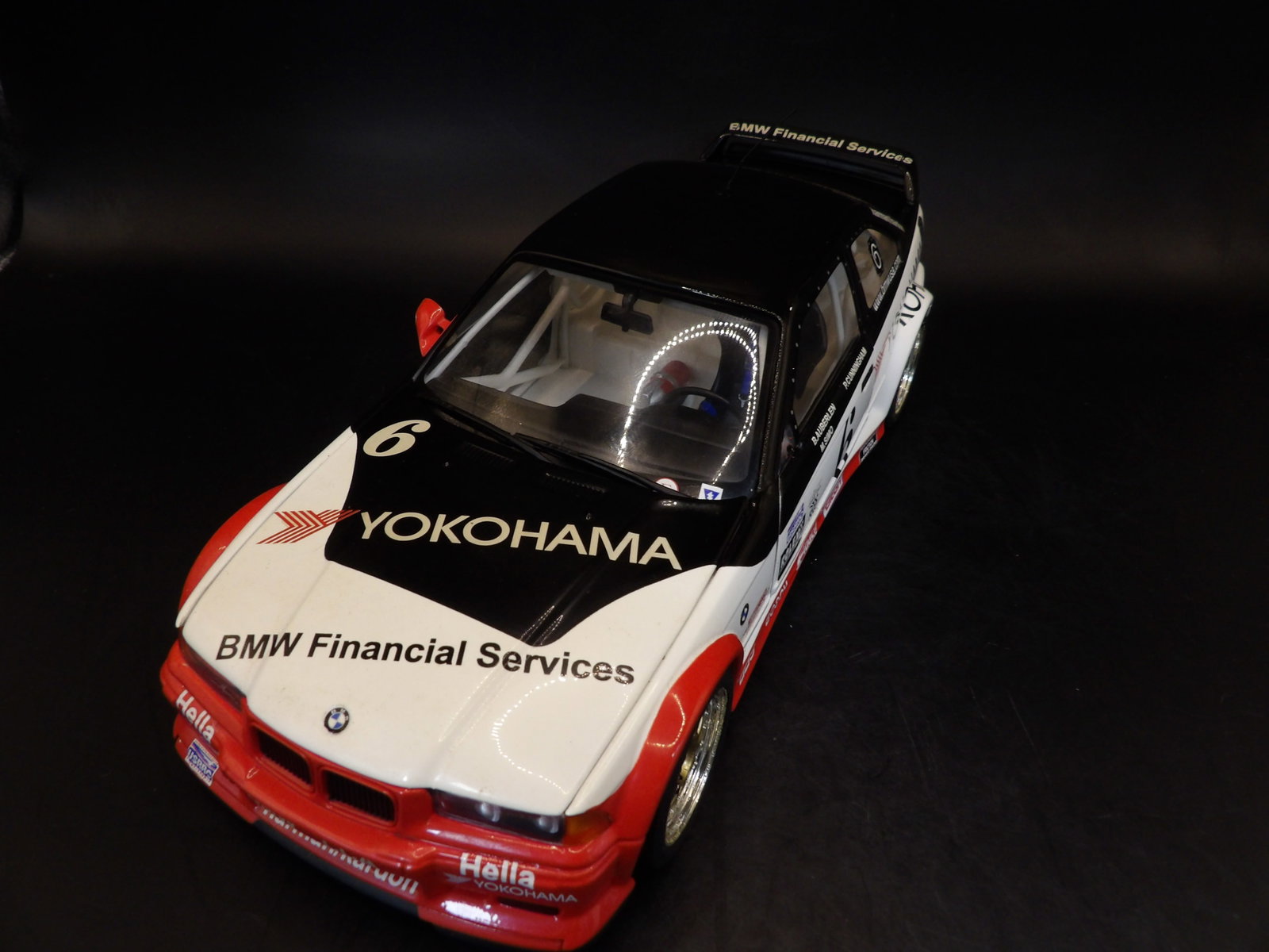 UT Models 1:18 BMW 3 Series: 9.5 inches length.
