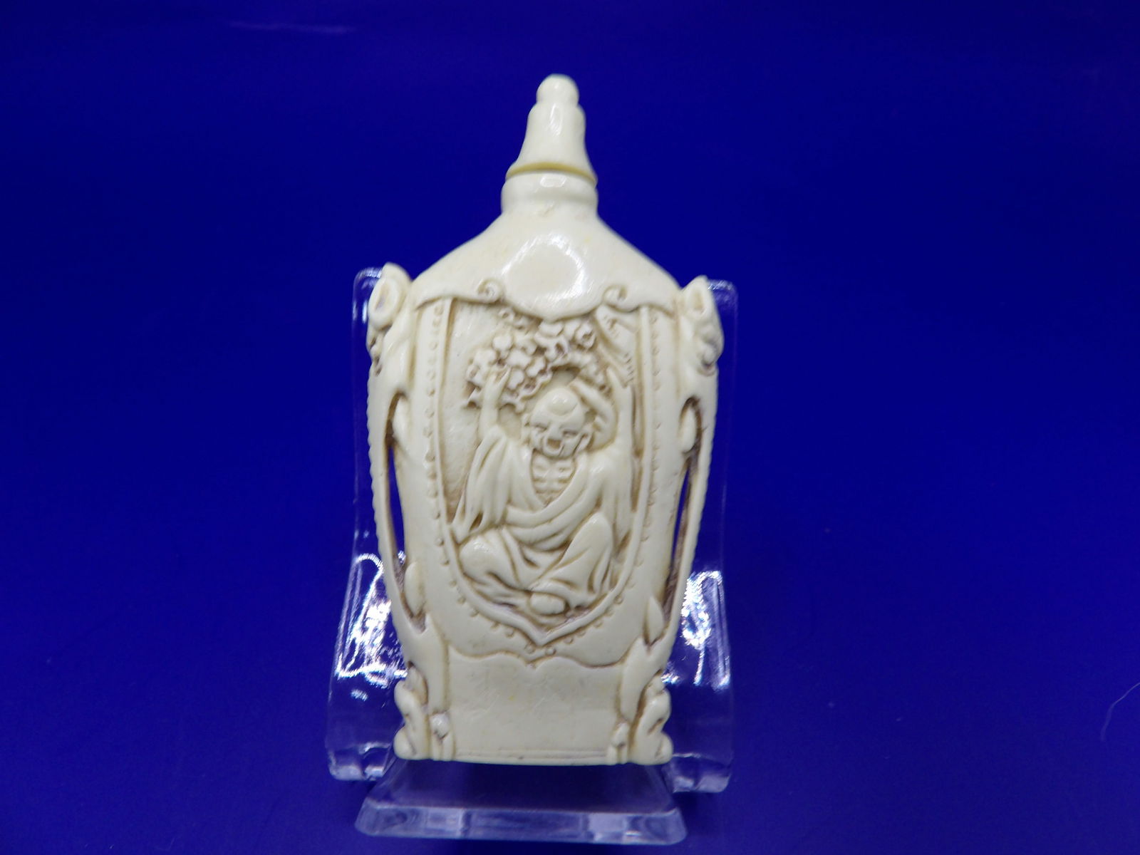 Chinese antique carved arhat motif snuff bottle - No Export: 2.7 inches height. Carved of natural material so no export.